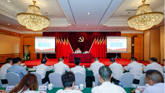 尊龙凯时集团任丁书记带头讲授“不忘初心、牢记使命”主题教育专题党课